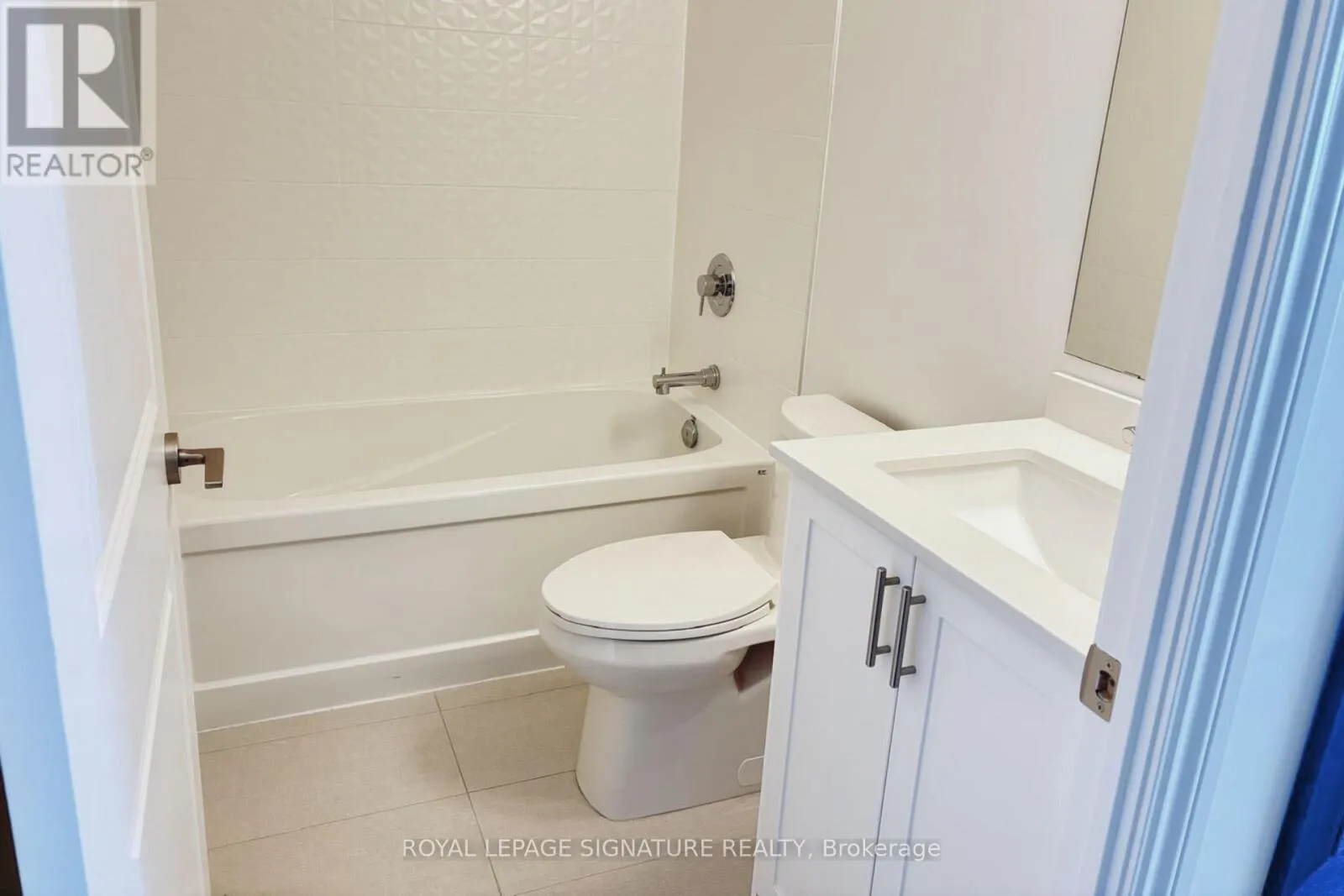 1050 Main Street E, Unit 418 — photo 8